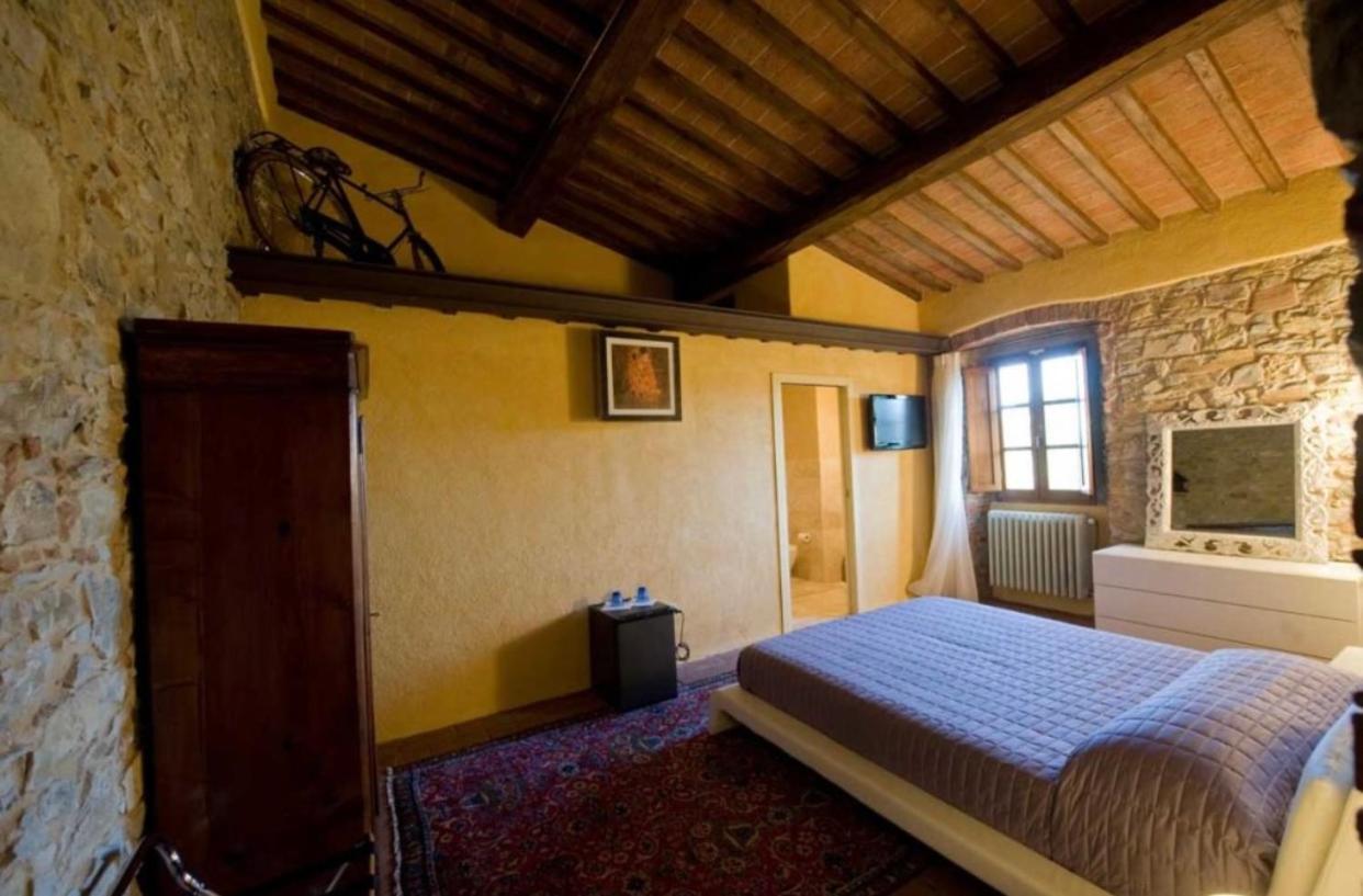 Room In Bb - Agriturismo Sottotono, Nature And Relax Carmignano Exterior foto